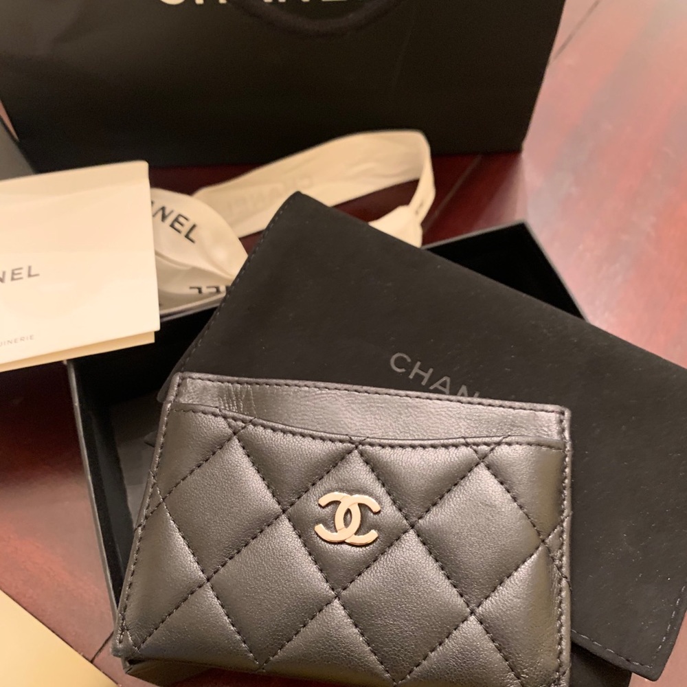 Chanel - Picture 9 of 16